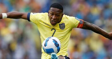 Pervis Estupiñán, capitán de Ecuador, expresa su frustración tras el empate 0-0 ante Paraguay.