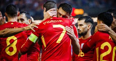 España goleó 3-0 a Serbia y se clasificó a cuartos de la Liga de Naciones.