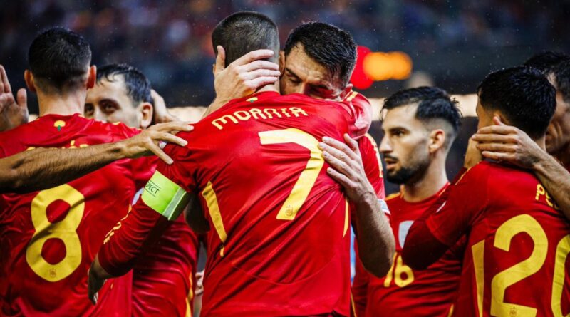 España goleó 3-0 a Serbia y se clasificó a cuartos de la Liga de Naciones.