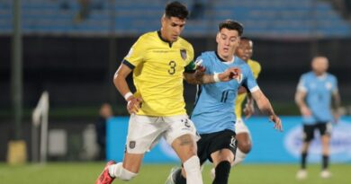 Piero Hincapié lució la cinta de capitán por primera vez, liderando a Ecuador en un empate sin goles contra Uruguay en Montevideo.