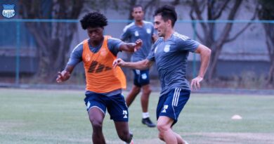 El mediocampista Cristian Erbes no estará presente para Emelec en el Clásico del Astillero por decisión técnica.