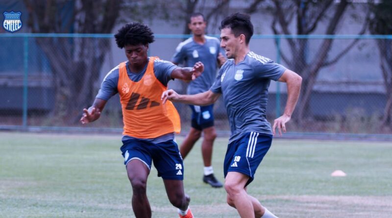 El mediocampista Cristian Erbes no estará presente para Emelec en el Clásico del Astillero por decisión técnica.