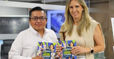 Memorias del Tenis Femenino Ecuatoriano, es un libro avalado por la Federación Ecuatoriana de Tenis (FET). Lo escribió Lino Cauja.