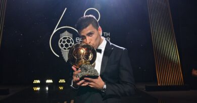 Rodri recibe el Balón de Oro 2024, consolidándose como uno de los grandes en la historia del fútbol español.