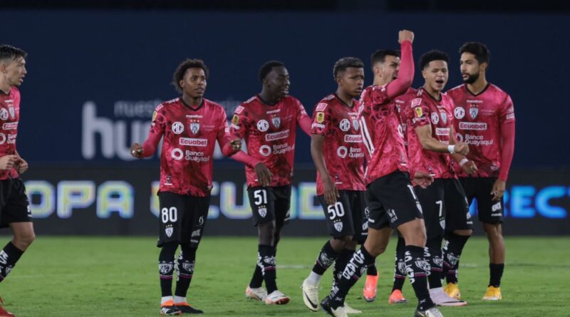 IDV celebra su pase a la final de la Copa Ecuador 2024 tras vencer a Universidad Católica en una dramática tanda de penales.