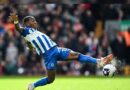 Pervis Estupiñán fue parte del equipo del Brighton que no logró vencer al Liverpool en la Carabao Cup.