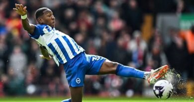 Pervis Estupiñán fue parte del equipo del Brighton que no logró vencer al Liverpool en la Carabao Cup.