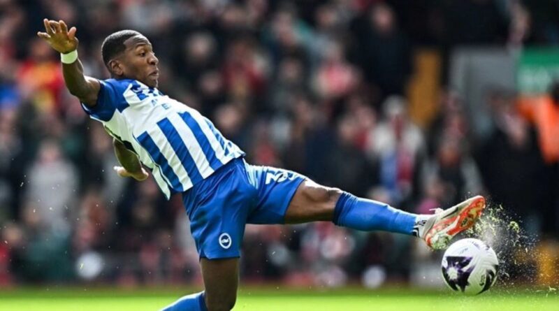 Pervis Estupiñán fue parte del equipo del Brighton que no logró vencer al Liverpool en la Carabao Cup.