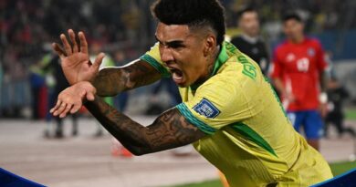 Brasil le ganó 2-1 a Chile, en Santiago. en un partido que lo dominó.