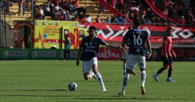 Gracias a los tantos de Jeison Medina y Cristian Zabala, Independiente del Valle (IDV) derrotó 2-0 a Deportivo Cuenca.