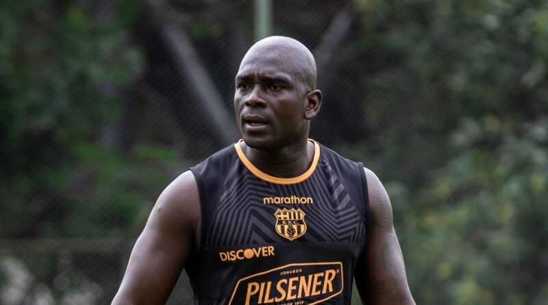 Segundo Castillo, entrenador de Barcelona SC, le advirtió a Emelec que el estilo de su equipo será intenso.