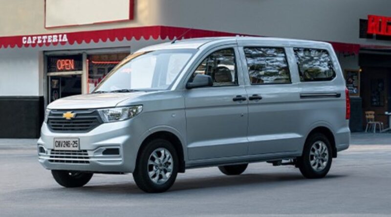 General Motors Ecuador y su marca Chevrolet presentaron la versátil N400, un modelo de VAN de gran desempeño, disponible en dos versiones: pasajeros y cargo. 