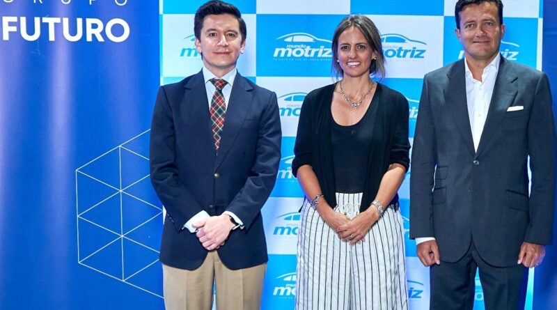 Marcelo Gárate, CEO de Mundo Motriz, Diana Correa, Presidenta del Directorio de Mundo Motriz; y Juan Carlos Berrú, Presidente Ejecutivo de Grupo Futuro.