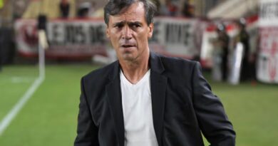 Fabián Bustos, exentrenador de Barcelona SC, respaldó a Segundo Castillo, comparándolo con Lionel Scaloni.