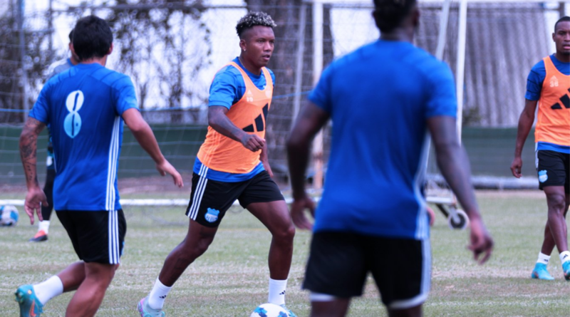 Jugadores de Emelec no entrenaron por sueldos impagos