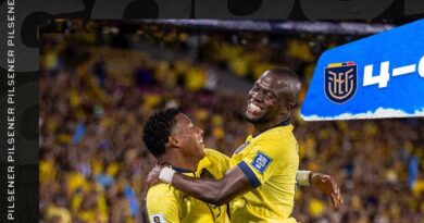 Énner Valencia y Gonzalo Plata celebran uno de los goles que anotaron a Bolivia, el 15 de noviembre del 2024.