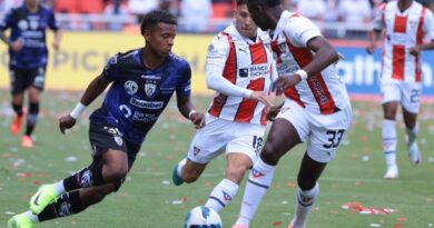 Keny Arroyo jugó en Independiente del Valle (IDV) contra Liga de Quito, en el Rodrigo Paz Delgado.