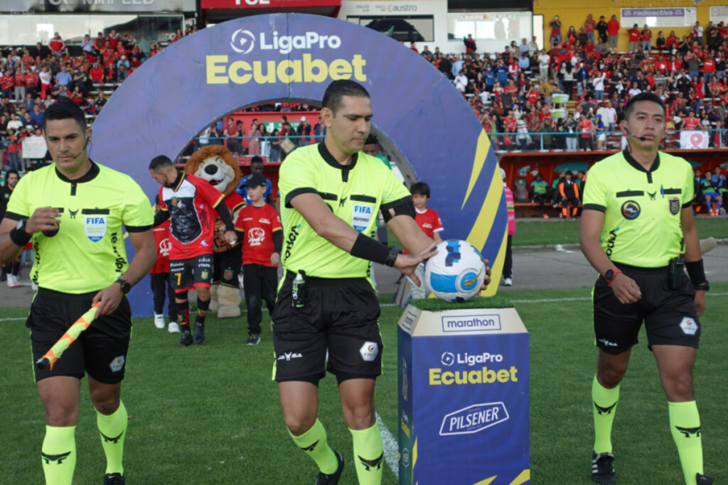 Estos son los árbitros designados para la fecha 14 de la LigaPro - El Crack