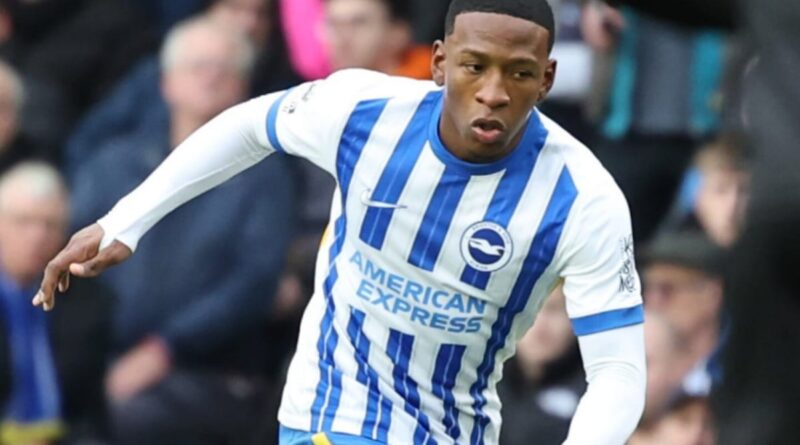 Pervis Estupiñán es muy regular con el Brighton. El ecuatoriano acumula ocho titularidades al hilo en Premier League.