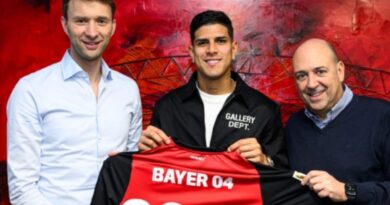 El Bayer Leverkusen no se quiere desprender de Piero Hincapié y por ello lo renovaron hasta el 30 de junio de 2029.