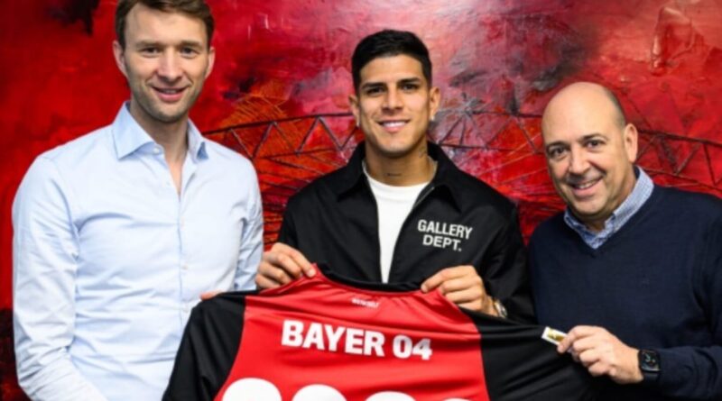 El Bayer Leverkusen no se quiere desprender de Piero Hincapié y por ello lo renovaron hasta el 30 de junio de 2029.