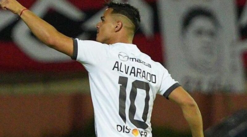 Durante su estadía en la Universidad Católica, Alexander Alvarado disputó 16 partidos en 2024, anotando tres goles y registrando tres asistencias.