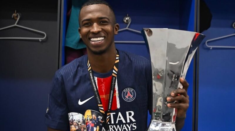 Willian Pacho, defensa del París Saint Germain, expresó su satisfacción tras coronarse campeón de la Supercopa de Francia.