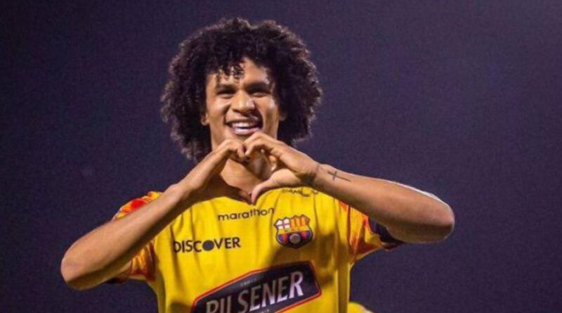 Eduard Bello jugó 15 partidos con Barcelona SC, donde marcó 2 goles y dio una asistencia