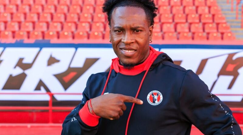 Jhojan Julio, exLDU, asistió en su debut con el Xolos de Tijuana. Su Equipo perdió ante Toluca en la fecha 1 de la Liga MX.