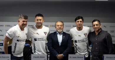 Liga de Quito organizó una rueda de prensa con Claudio Bieler, Enrique Vera y Carlos Espínola, en la previa de la Noche Blanca.