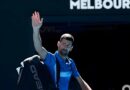 Novak Djokovic, que sufrió un desgarró muscular en los cuartos de final del Australian Open, se retiró tras el primer set de semifinales.