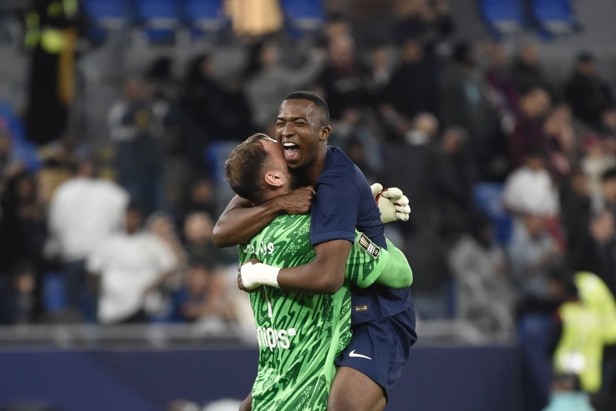 Willian Pacho y el PSG retoman el liderato