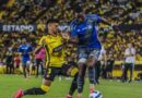 El Club Sport Emelec, pese a que perdió 1 a 0 ante Barcelona SC en la Noche Amarilla, mejoró en el juego gracias al DT Jorge Célico.