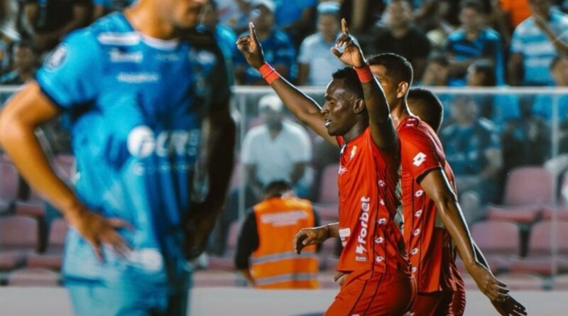 El partido entre El Nacional y Blooming, por la Fase 3 de la Copa Libertadores, se podrá disfrutar en la señal de ESPN.