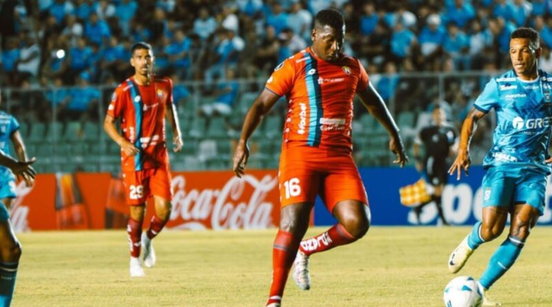 Club Deportivo El Nacional debe sí o sí vencer a Blooming en el partido de vuelta de la Fase 1 de la Copa Libertadores.