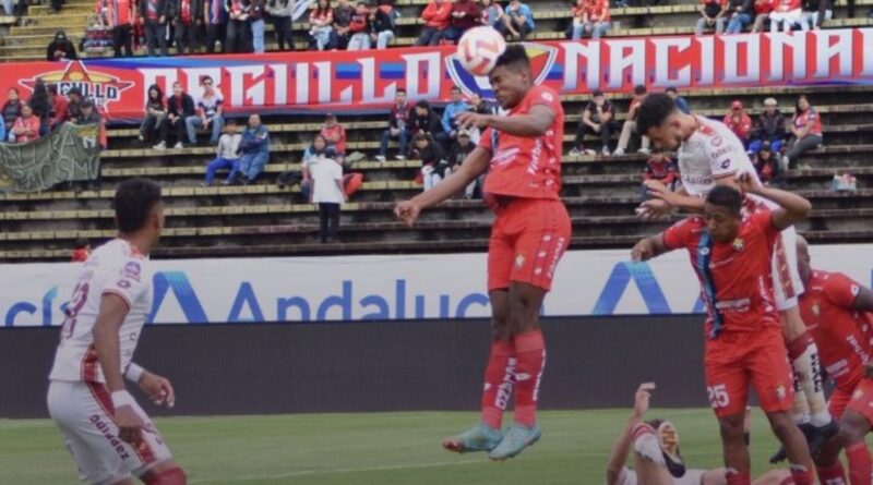 Deportivo Cuenca, con 10 jugadores por la expulsión de Jeremy Chacón, venció 1 a 0 a El Nacional en su debut en la LigaPro 2025.