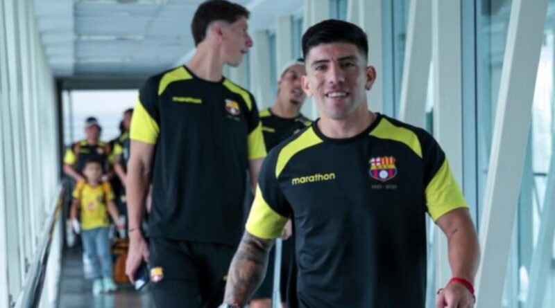 Barcelona SC está viajando vía aérea desde Guayaquil hacia Quito para jugar ante El Nacional por Copa Libertadores.