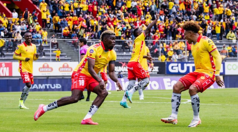 Michael Carcelén anotó tres goles para Aucas, en el triunfo de 4-1 sobre Técnico Universitario, este 15 de febrero del 2025.