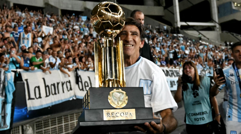 Gustavo Costas hace historia con Racing