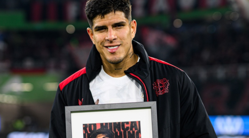 Piero Hincapié fue reconocido por sus 150 partidos con el Bayer Leverkusen