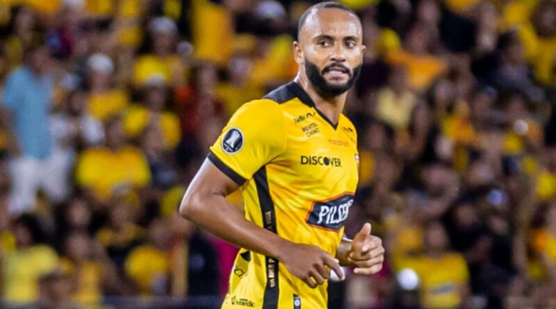 Segundo Castillo no quiere que Leonai Souza sufra una lesión. Por ello, el futbolista de Barcelona SC hizo trabajos diferenciados.