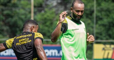 Segundo Castillo, director técnico de Barcelona SC, recupera a Leonai Souza para los próximos duelos de LigaPro y Libertadores.