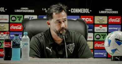 El hincha de Liga de Quito no está conforme con la idea de juego de Pablo Sánchez, que no mostró autocrítica tras el empate ante Flamengo.