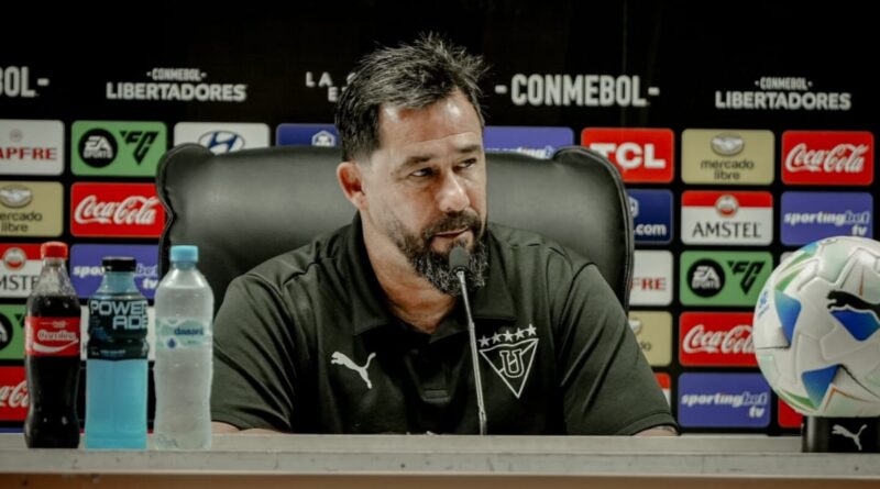 El hincha de Liga de Quito no está conforme con la idea de juego de Pablo Sánchez, que no mostró autocrítica tras el empate ante Flamengo.