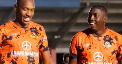 Libertad FC brilló en casa y venció con un contundente 3-1 a Universidad Católica.