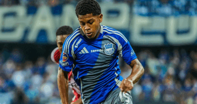 Luis Fragozo, con 15 años, mejora el ataque de Emelec