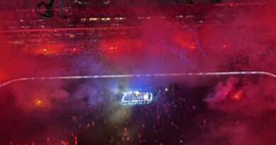 El mundo Barcelona SC vivió una fiesta fantástica en la Noche Centenario, con goles, exglorias, artistas y un show de pirotecnia.