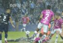 Ni la lluvia se quiso perder el Independiente del Valle vs. Emelec. El partido se retrasó 30 minutos por decisión de los árbitros.