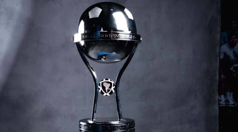 Mushuc Runa y Universidad Católica se preparan para la cuarta jornada de la fase de grupos de la Copa Sudamericana.