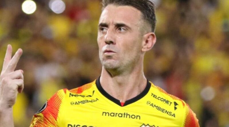Damián Díaz arribó en Ecuador este martes 6 de mayo para inscribir a su club, Academia Kitu Díaz (AKD), en Segunda Categoría.
